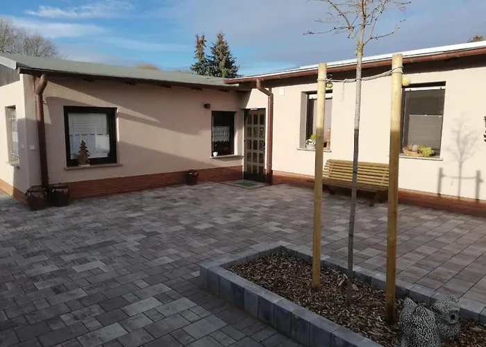 Am Waldesrand Fuer Monteure Grafenhainichen